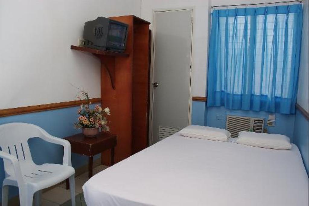 Gv Hotel - Maasin Maasin  Bagian luar foto